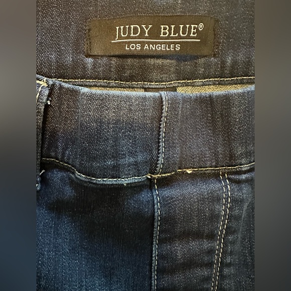 Judy Blue Los Angeles Pull-On Denim Shorts – 1XL Stretch Cuffed Dark Wash - Picture 3 of 9